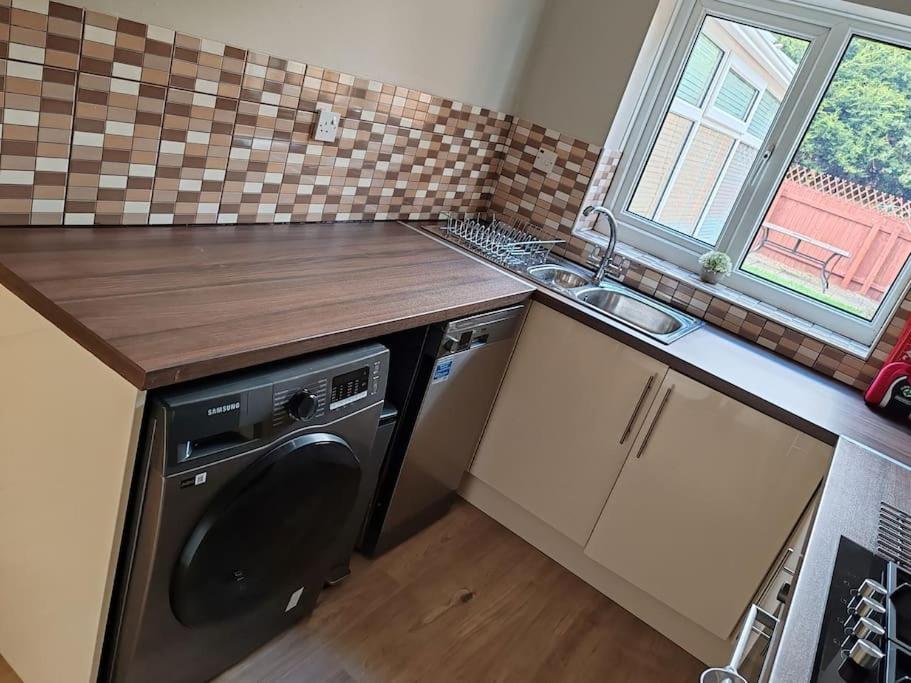 Modern Living In Hull Βίλα Kingston upon Hull Εξωτερικό φωτογραφία